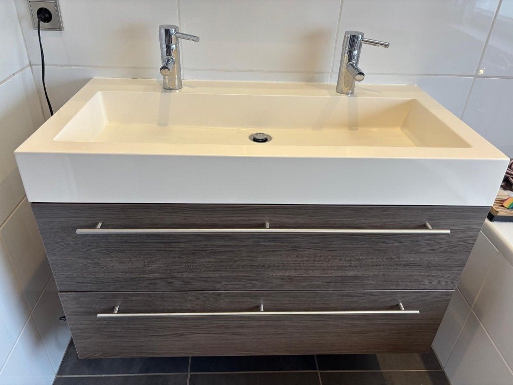 Badkamermeubel met wasbak en twee kranen, Huis en Inrichting, Ophalen, 50 tot 100 cm, Zo goed als nieuw, Minder dan 100 cm