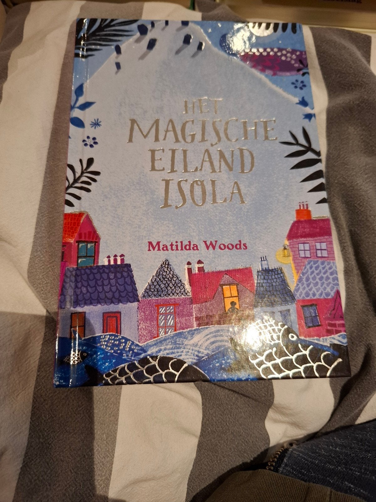 Het Magische Eiland Isola - Matilda Woods, Ophalen of Verzenden, Zo goed als nieuw, Matilda Woods, Sprookjes