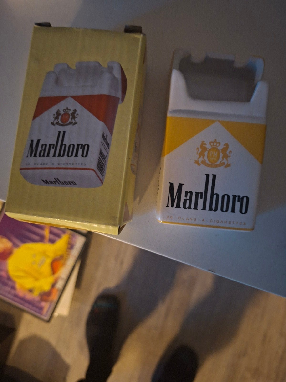 Vintage Marlboro asbak Geel met orginele verpakking, Verzamelen, Ophalen of Verzenden, Zo goed als nieuw