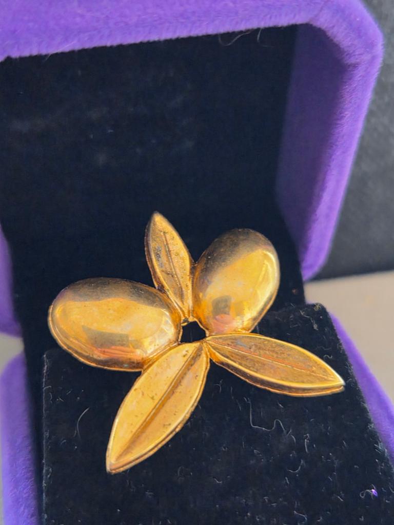Prachtige vintage broche bol en hol - 3 cm diameter, Overige materialen, Gebruikt, Minder dan 4 cm, Ophalen of Verzenden