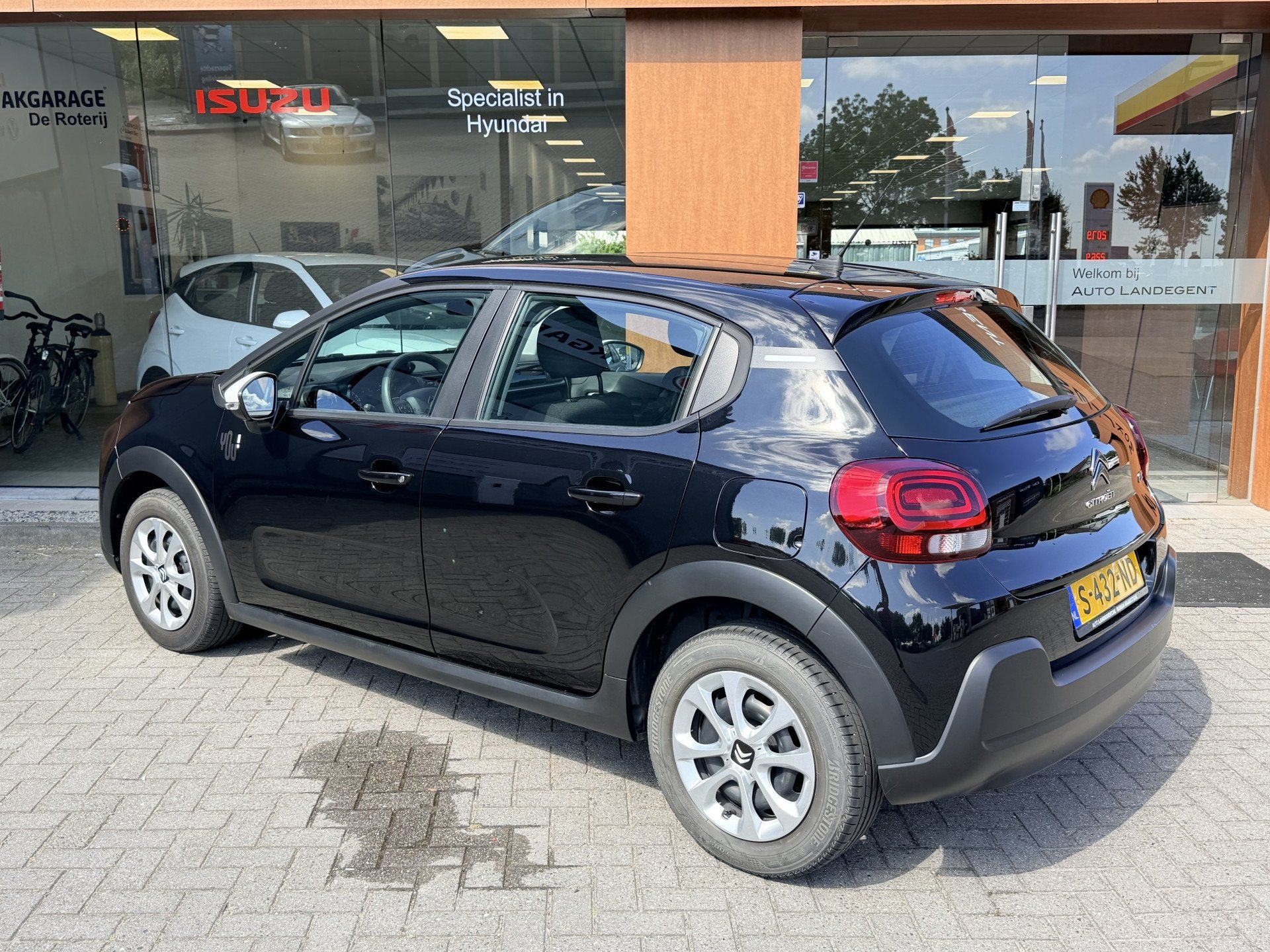 Citroën C3 1.2 PureTech You | Radio | Bluetooth | DAB | Sto, Voorwielaandrijving, 1199 cc, 450 kg, Zwart