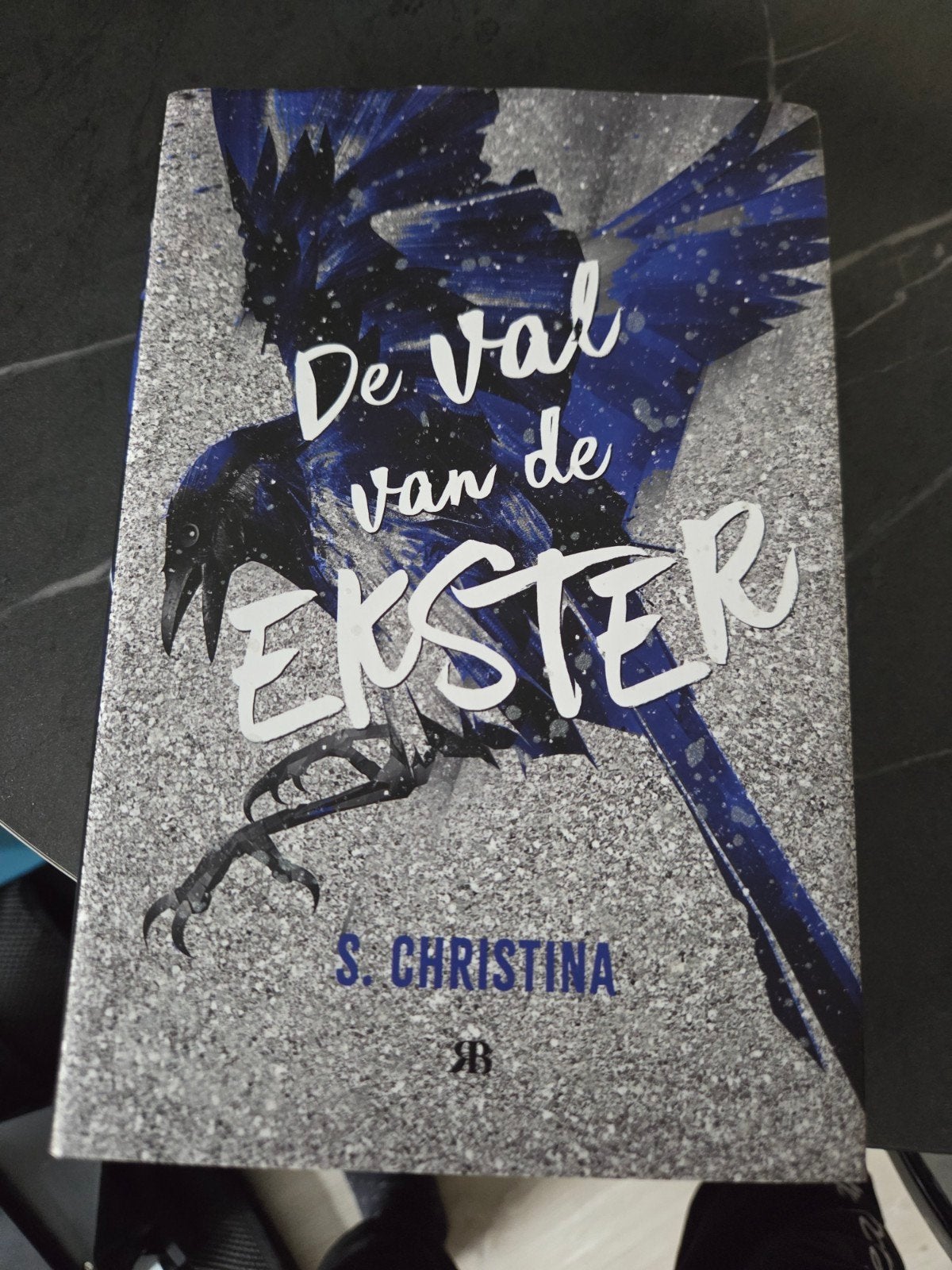 De val van de Ekster - S. Christina (Boek), Ophalen of Verzenden, Zo goed als nieuw, S. Christina