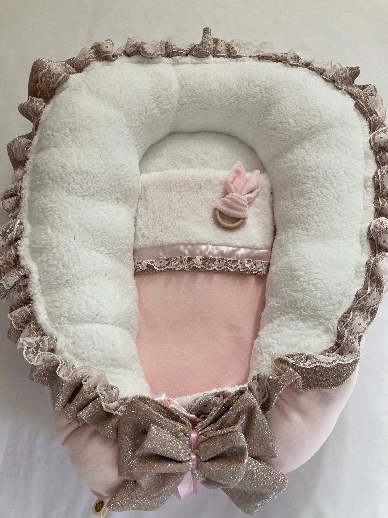 Foto 4 van babynestje en boxaankleding