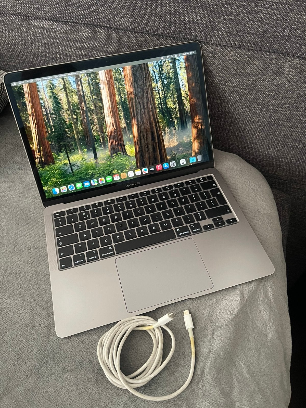 MacBook Air Retina 13-inch uit 2020/256SSD/8GB incl C kabel