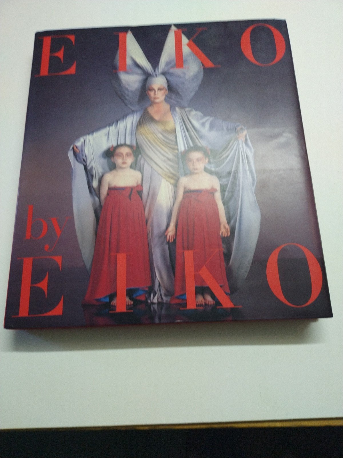 Eiko by Eiko Ishioka - Japans Ultieme Designer Boek, Ophalen of Verzenden, Zo goed als nieuw, Eiko Ishioka, Wereld overig