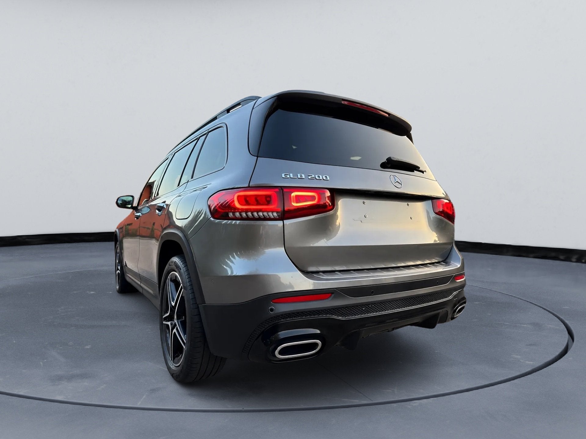 Mercedes-Benz GLB 200 AMG Line Panoramadak Nightpakket Elekt, Auto's, Voorwielaandrijving, Dealer onderhouden, Gebruikt, Zwart