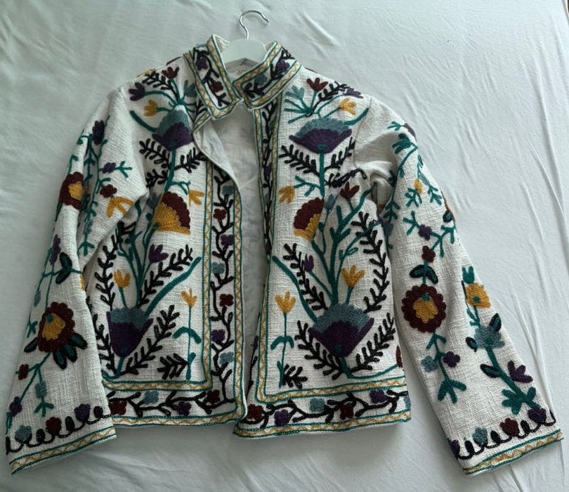 Geborduurde jas met bloemenpatroon, Ophalen of Verzenden, Zo goed als nieuw, Maat 38/40 (M), Meerkleurig