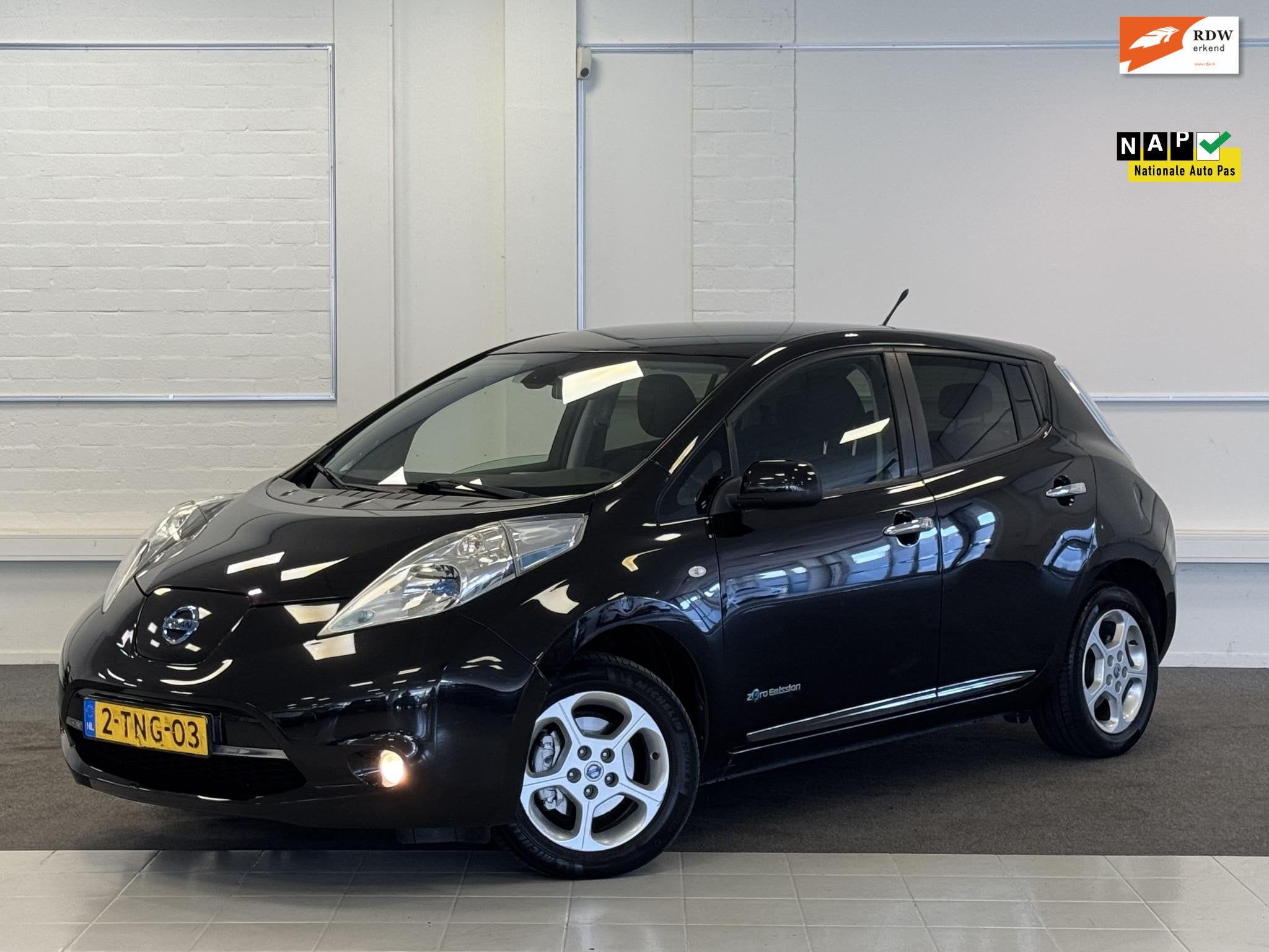 Nissan LEAF Acenta 24 kWh 1e Eigenaar Garantie SOH 76%, Auto's, Gebruikt, Alcantara, Zwart, Origineel Nederlands