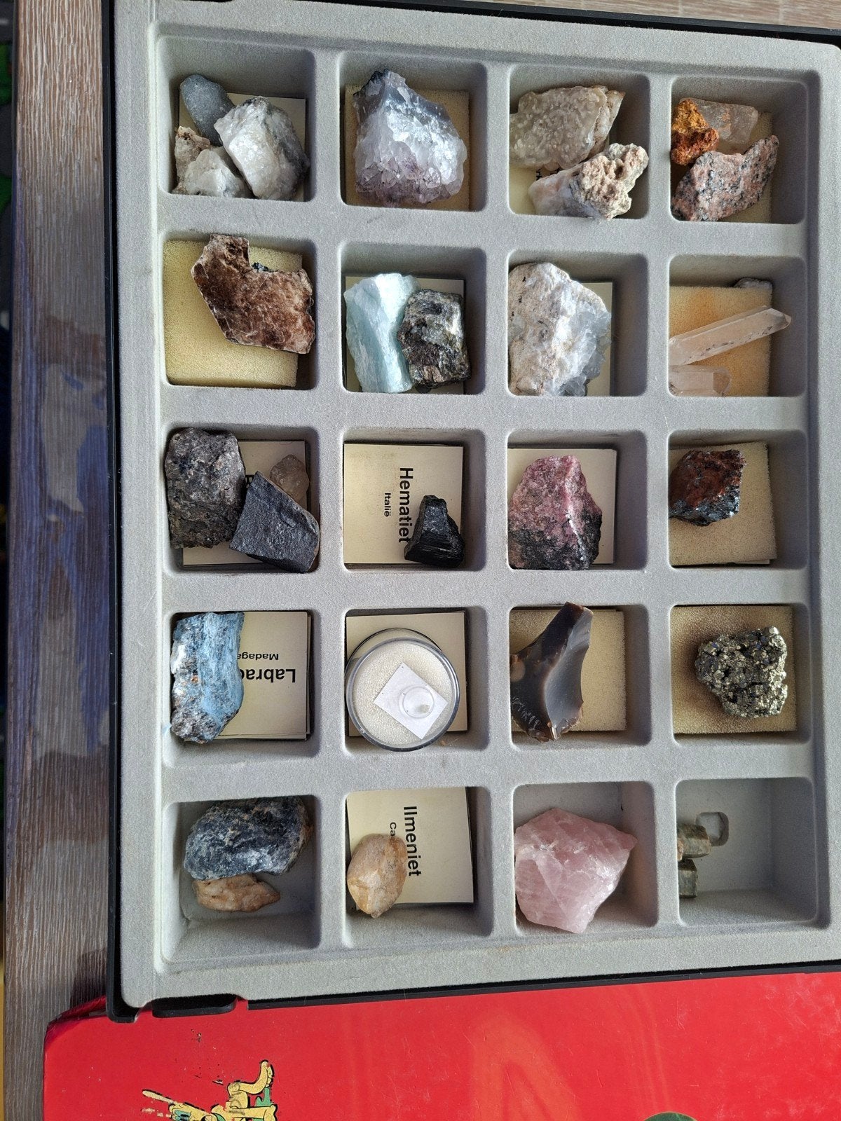Schattengids van de Aarde: Mineralen en Edelstenen Collectie, Verzamelen, Mineralen en Fossielen, Ophalen