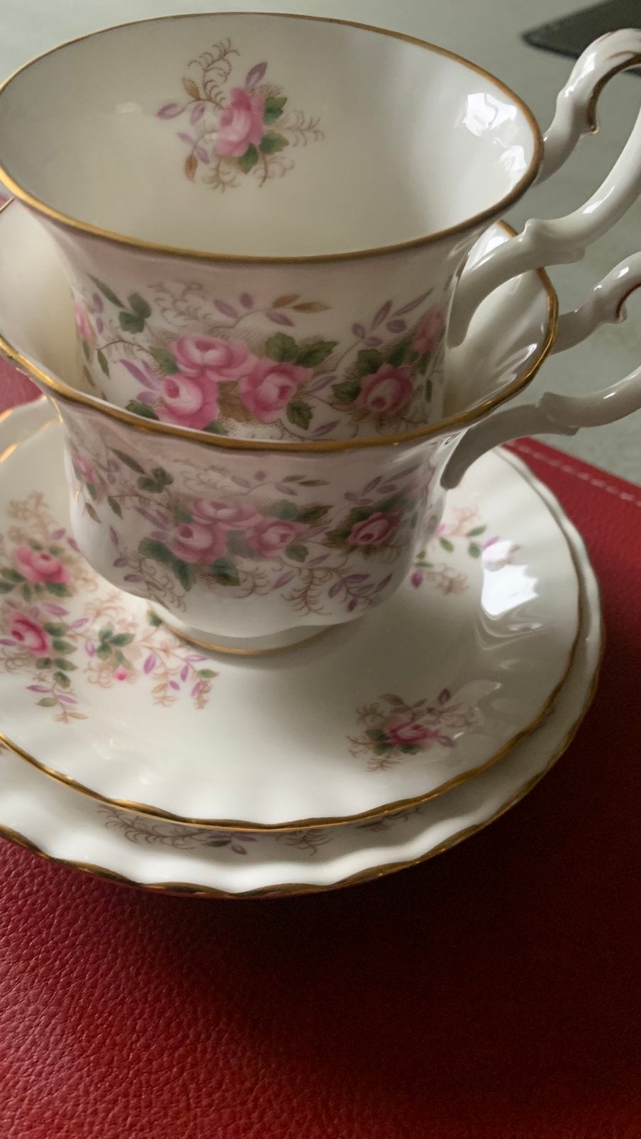 Royal Albert Engelse kop/schotel set van 2, Gebruikt, Ophalen of Verzenden, Overige stijlen, Kop(pen) en/of Schotel(s)