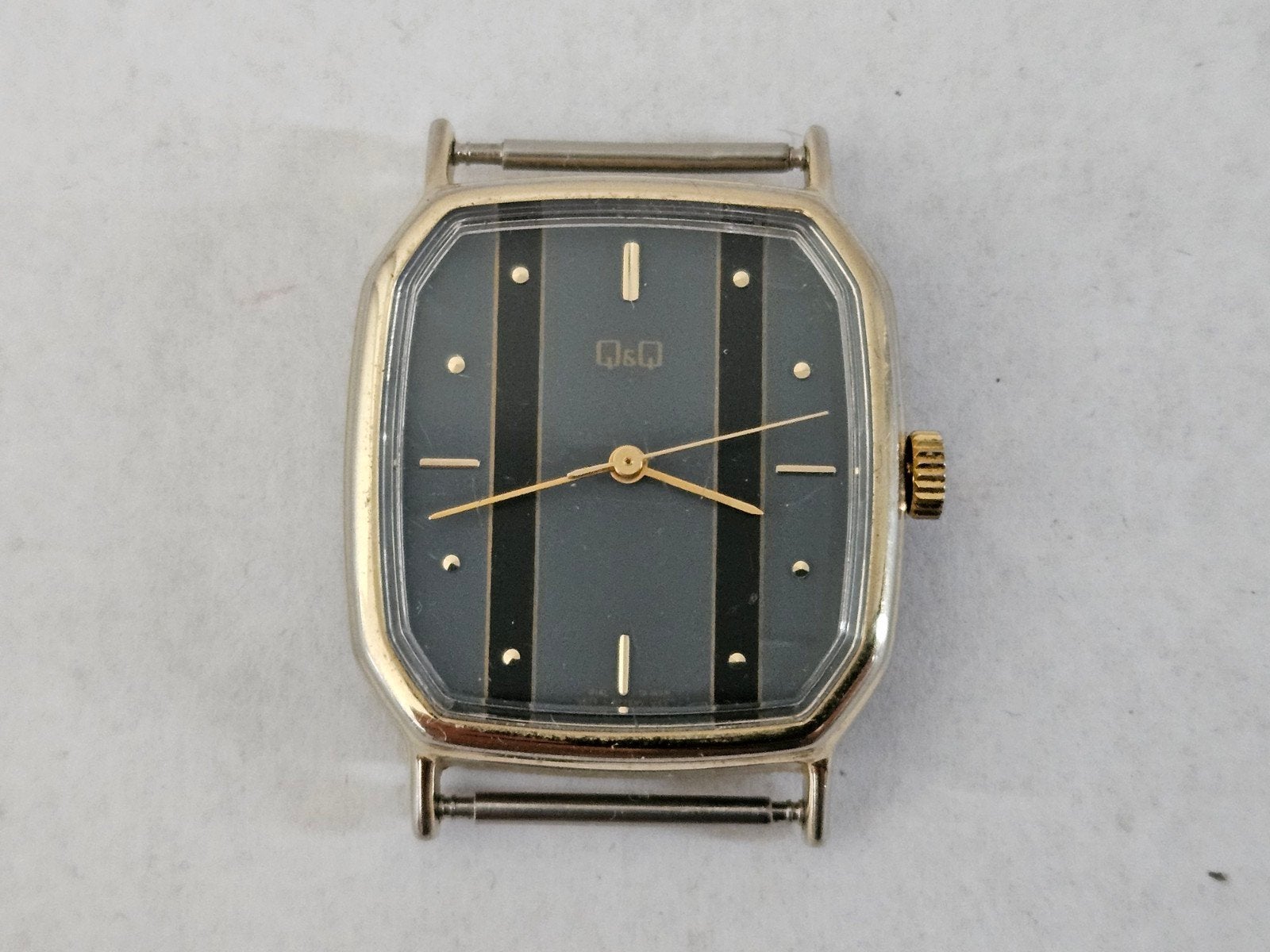 Vintage Q&Q Herenhorloge - Goudkleurig - Klassieke Stijl, Overige merken, Overige materialen, Gebruikt, Polshorloge