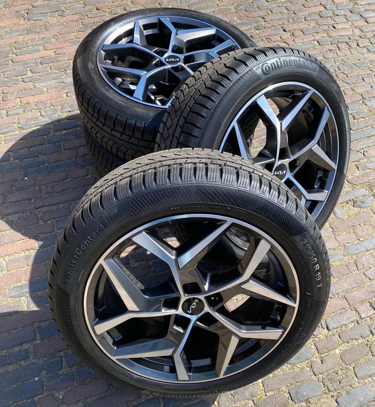 Nieuwe/ demo set 19” Kia EV3 velgen + Conti winterbanden