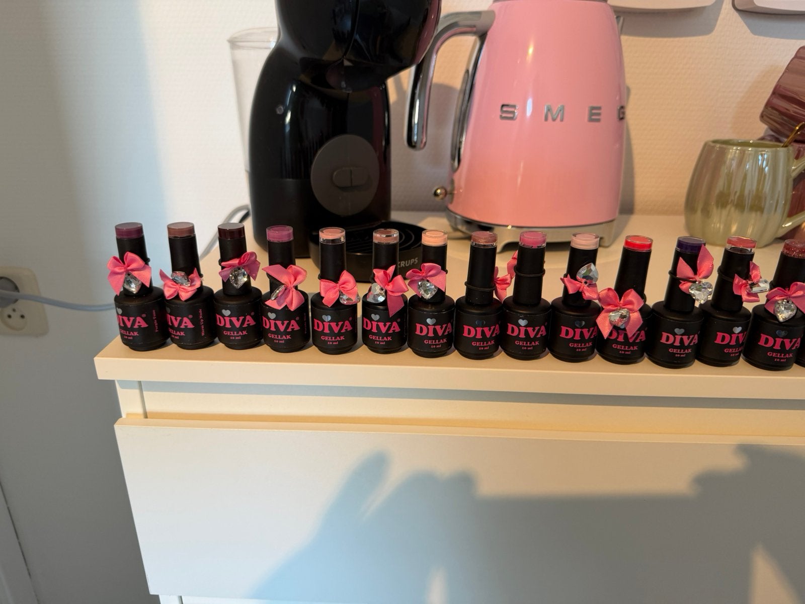 23 kleuren diva gellac, Ophalen of Verzenden, Zo goed als nieuw, Overige kleuren, Handen en Nagels