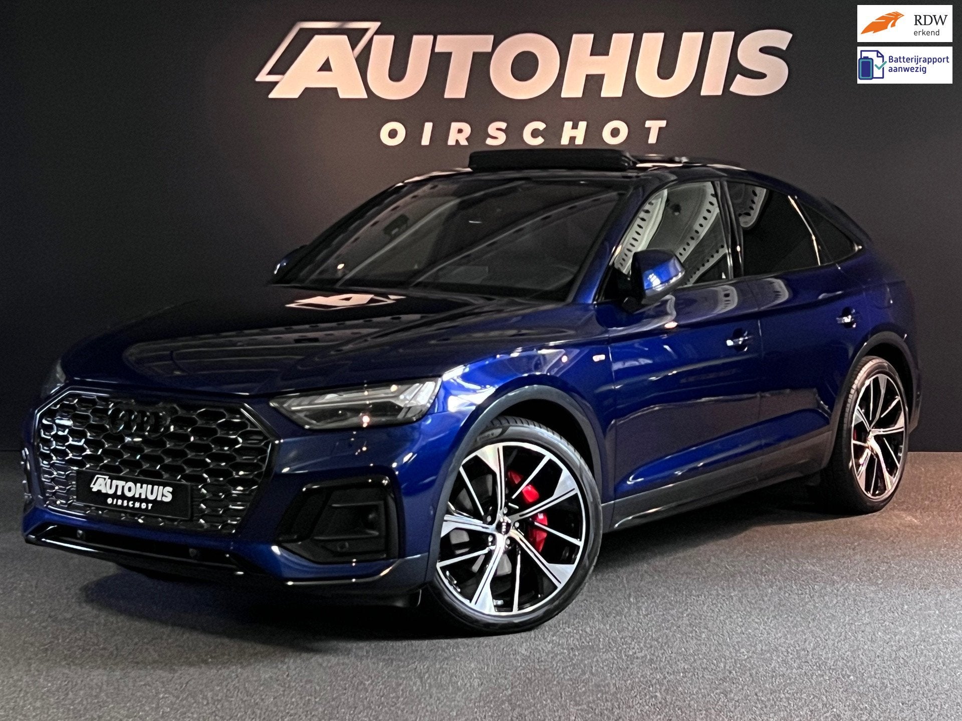 Audi Q5 Sportback 55 TFSI e S edition Competition 367 PK/Pan, Auto's, Automaat, Gebruikt, 4 cilinders, Blauw