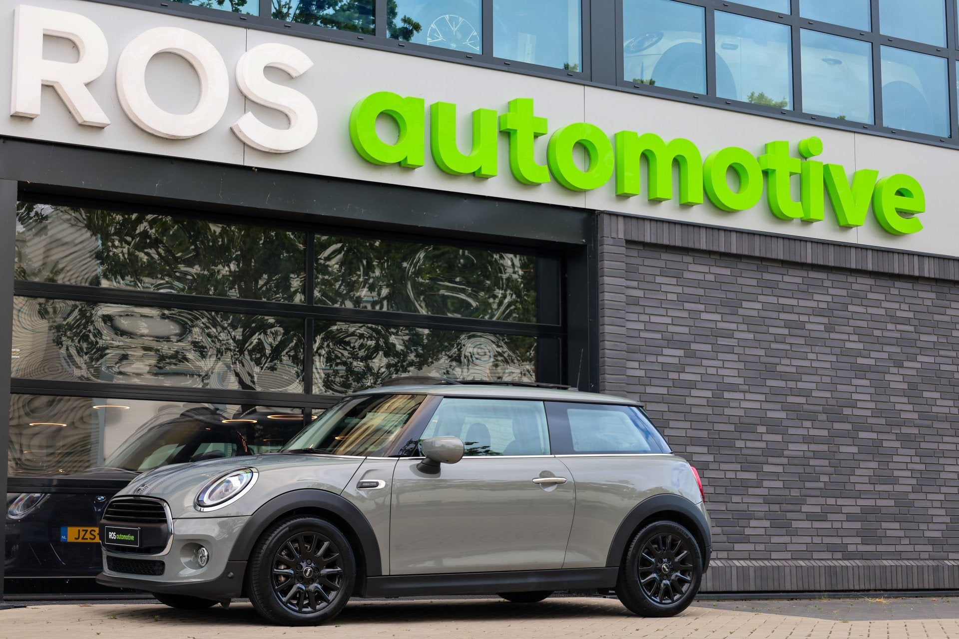 MINI 3-deurs 1.5 One | PANO | CARPLAY | PDC | CRUISE |, Auto's, Mini, 4 stoelen, Leder en Stof, 102 pk, Grijs