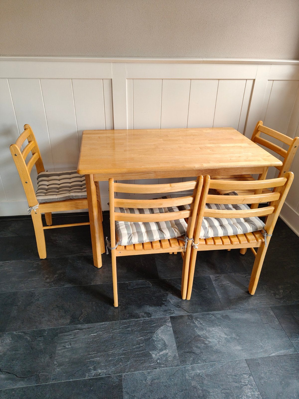 Houten eettafel met 4 stoelen - 120x75 cm, Gebruikt, 100 tot 150 cm, Vier personen, Rechthoekig