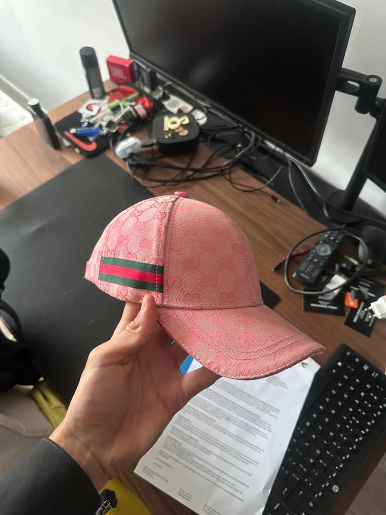 Roze gucci pet, Ophalen of Verzenden