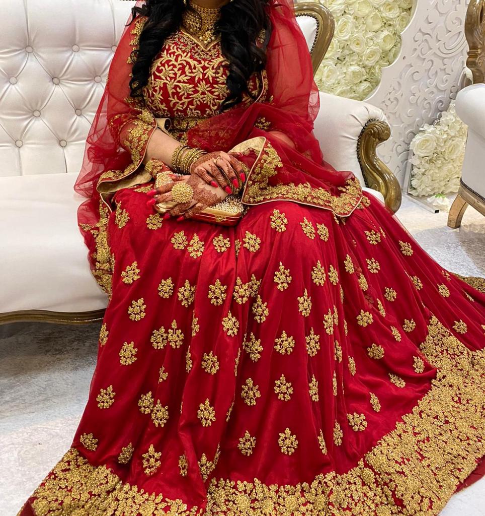 Lehenga bruidsjurk te koop, Galajurk, Maat 42/44 (L), Ophalen of Verzenden, Zo goed als nieuw