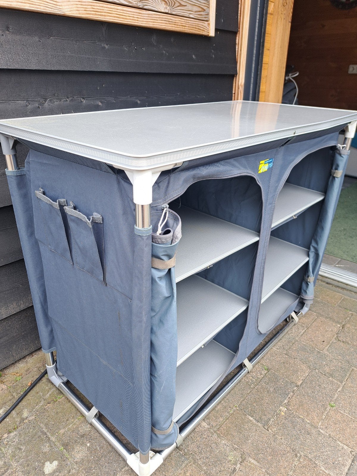 Handige campingkast met werkblad - 99x49x81cm, Ophalen, Gebruikt