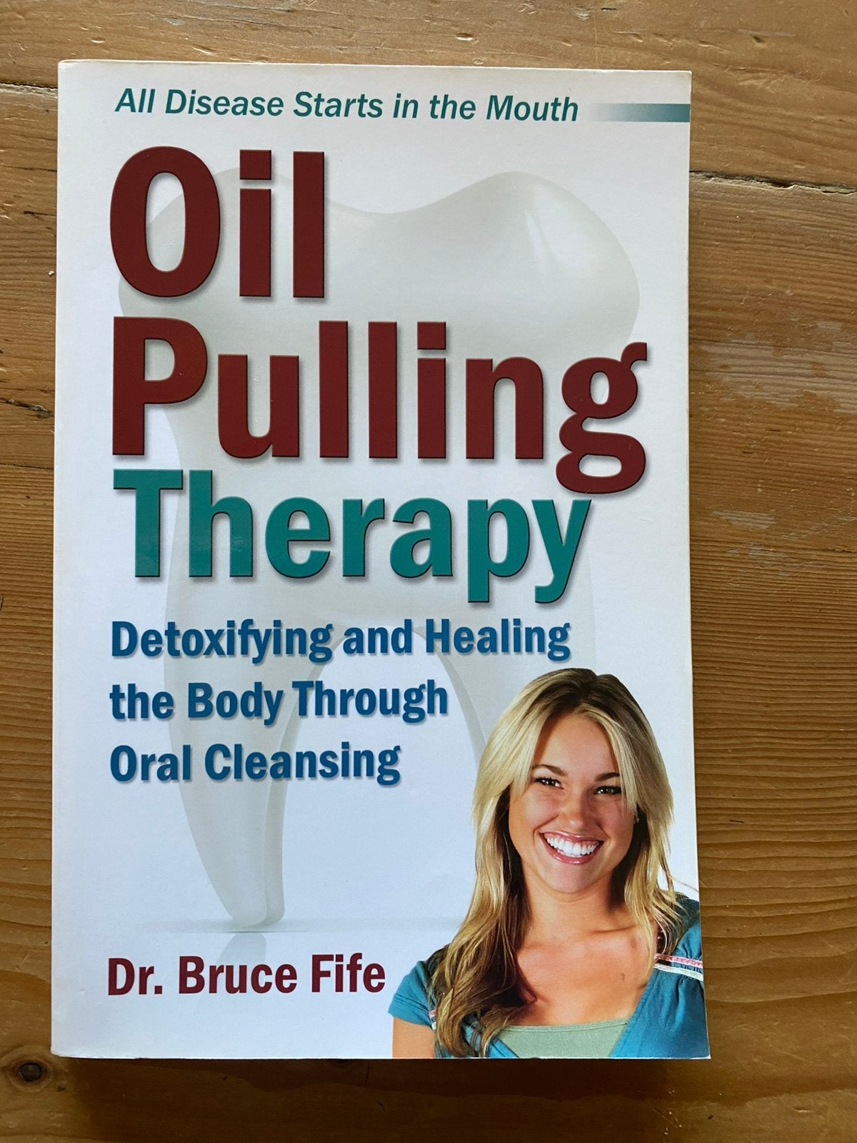 Oil pulling Therapy - Dr Bruce Fife, Ophalen of Verzenden, Gelezen