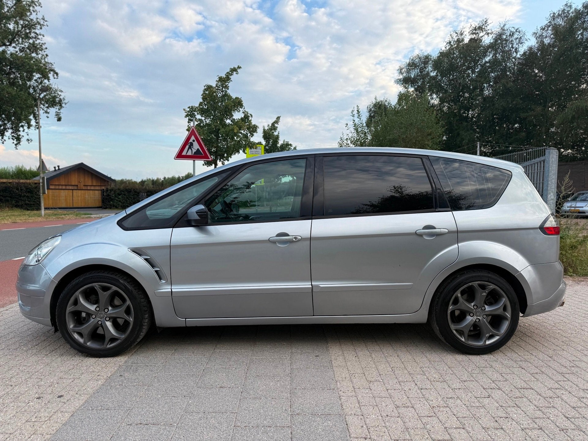 Ford S-Max 2.5-20V Turbo AIRCO CRUISE NAVI PANO TREKHAAK, Auto's, Ford, Voorwielaandrijving, Dealer onderhouden, Gebruikt, 1581 kg