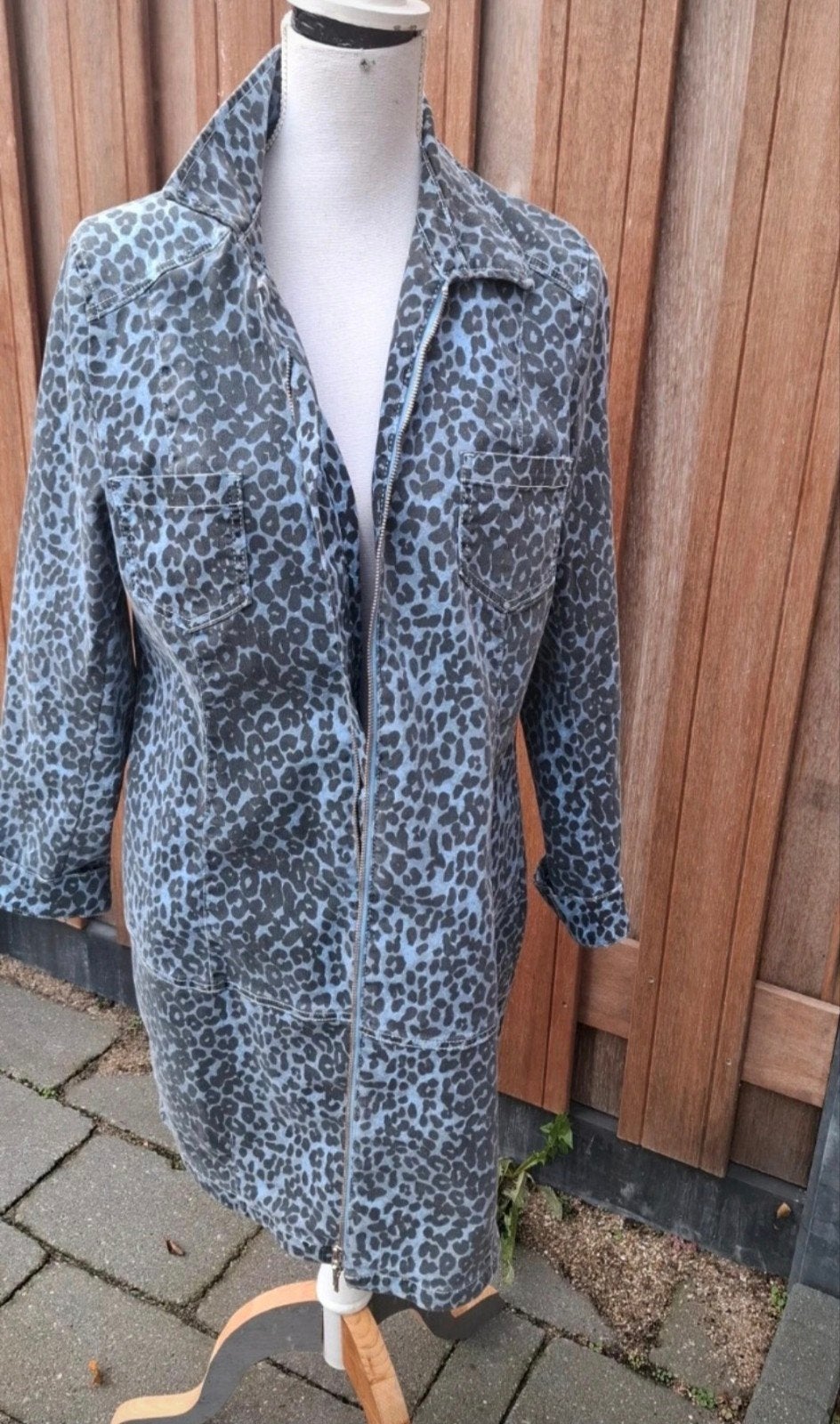 blauwe tussenjas panterprint Enjoy XL, Kleding | Dames, Blauw, Maat 42/44 (L), Enjoy, Ophalen of Verzenden