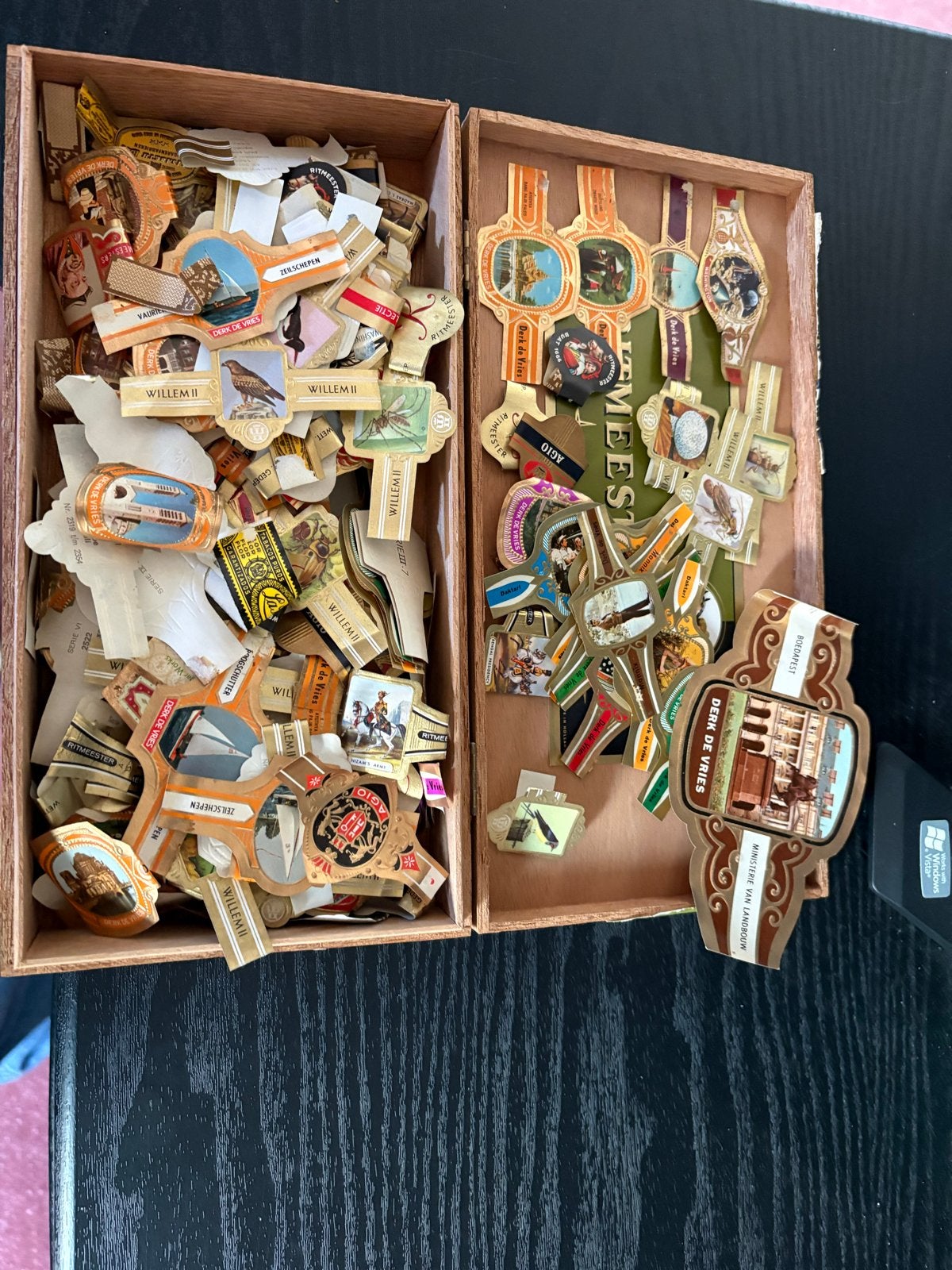Doos vol diverse vintage sigarenbandjes, Verzamelen, Ophalen of Verzenden, Gebruikt, Sigarenbandjes