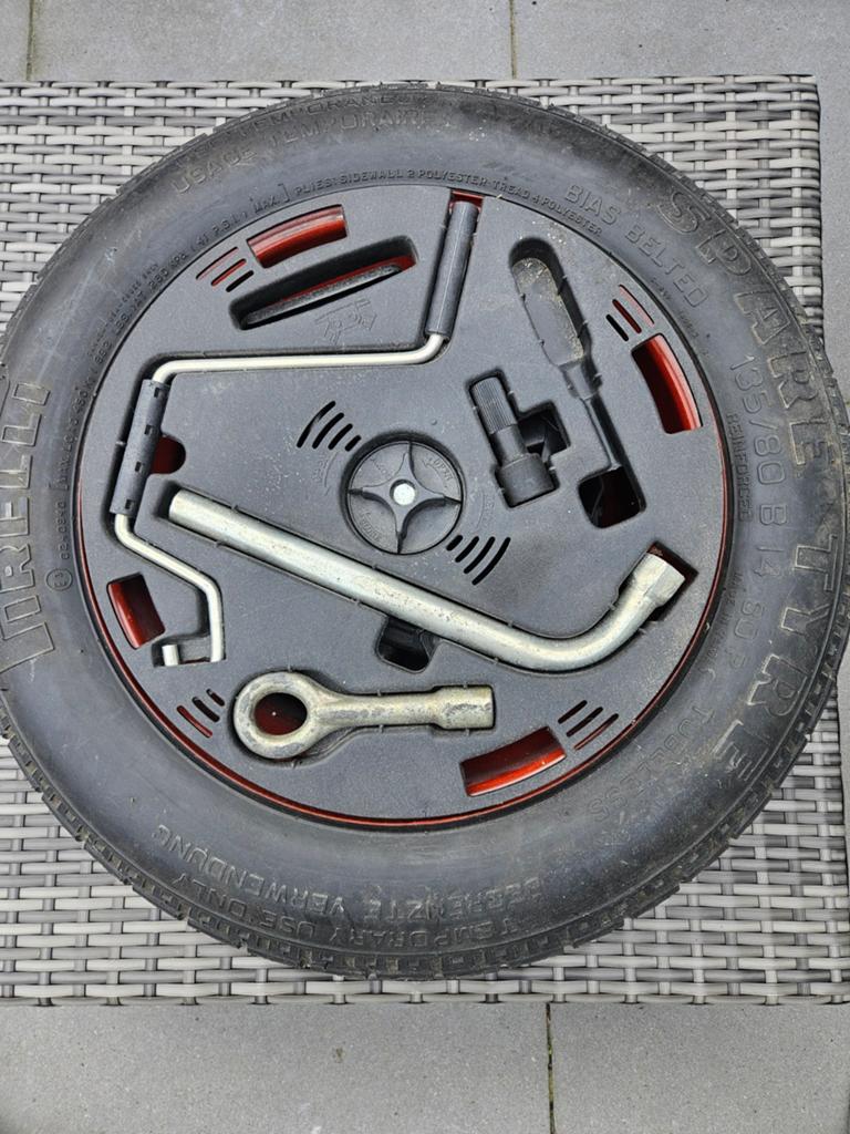Fiat Barchetta thuiskomer 135/80R14 met krikset, Ophalen, Gebruikt