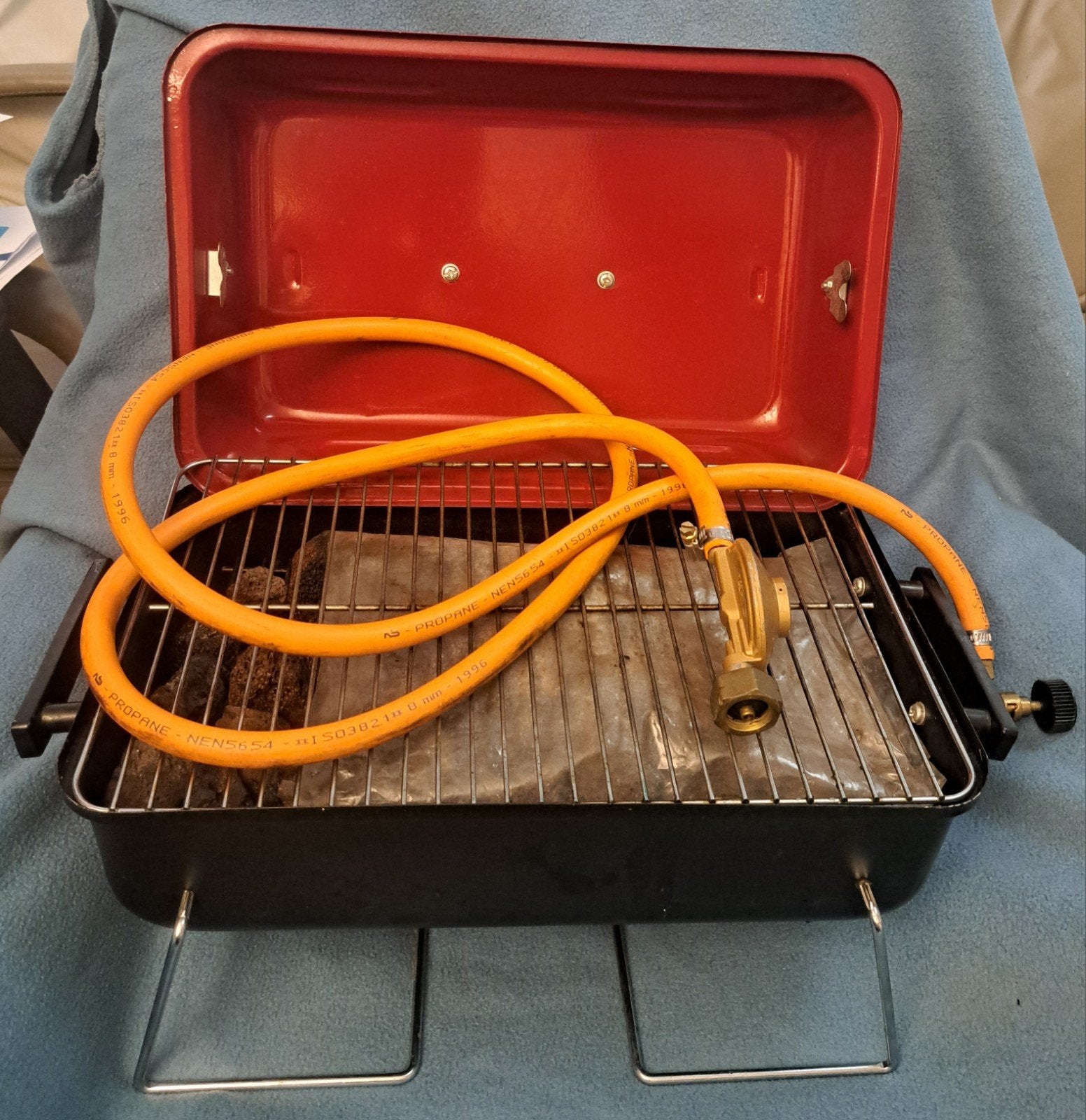 Draagbare Gasbarbecue - 26 x 40 cm met deksel inclusief, Ophalen of Verzenden, Gebruikt