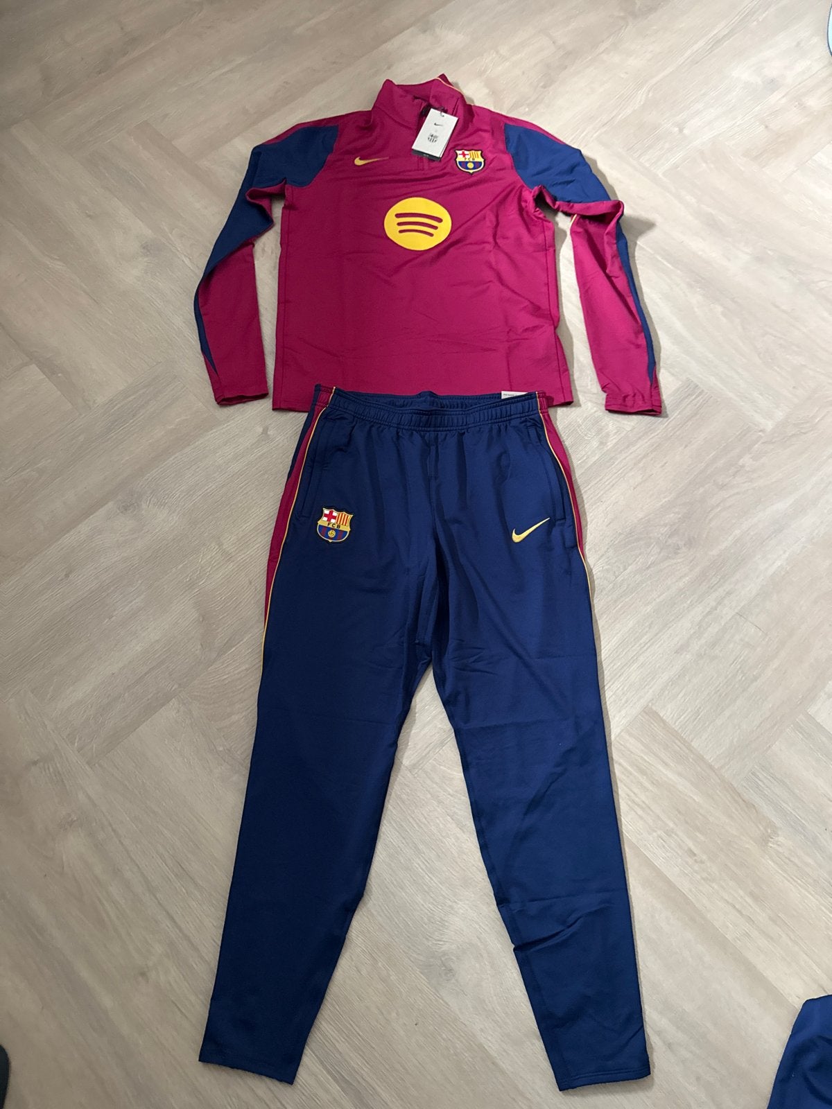 Nieuw! Origineel FC Barcelona Trainingspak Maat M, Maat M, Ophalen of Verzenden, Nieuw, Trainingspak