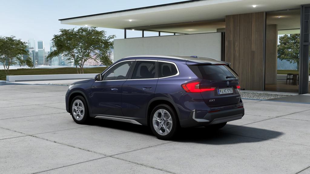 BMW iX1 eDrive20 Pure Edition / Adaptieve LED / Comfort Acce, Zwart, Blauw, Leder, Nieuw