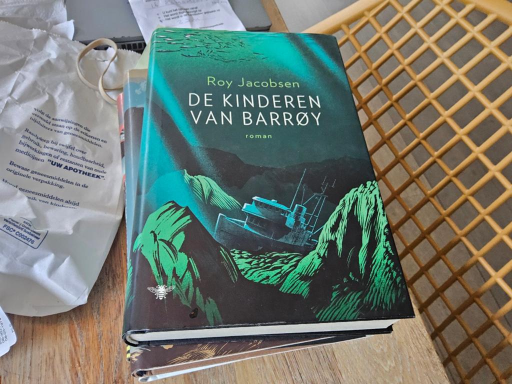 De Kinderen van Barrøy - Roy Jacobsen (Roman), Boeken, Ophalen of Verzenden, Zo goed als nieuw, Roy Jacobsen, Europa overig