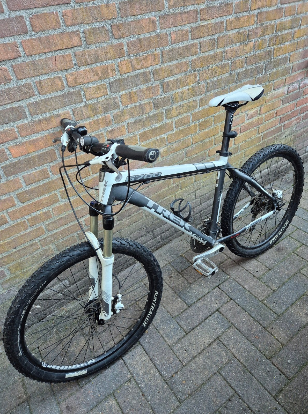 Foto 6 van Trek 6700 MTB met Rock Shox en Shimano afwerking