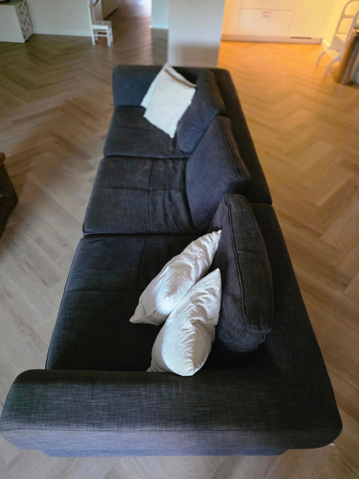 Comfortabele donkergrijze bank, 250 tot 300 cm, Gebruikt, Modern, Industrieel, 100 tot 125 cm