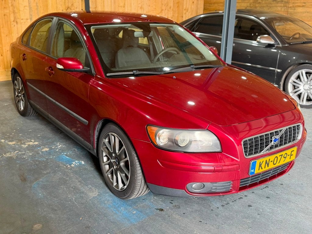 Volvo S40 2.4 Kinetic 5-Cilinder 2004 Handgeschakeld Nieuwe, Auto's, Voorwielaandrijving, Gebruikt, 700 kg, Sedan