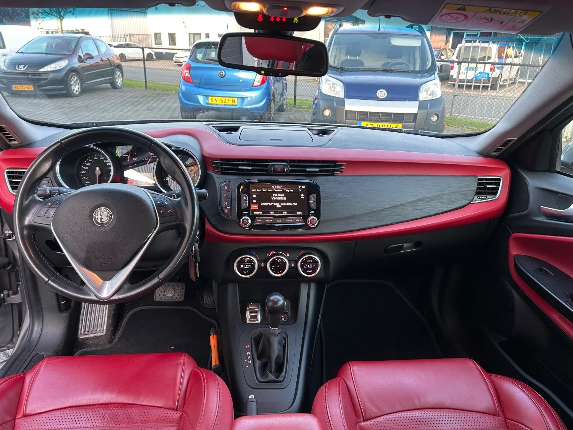 Alfa Romeo Giulietta 1.4 Turbo MultiAir Super | LEER | NAVI, Auto's, Alfa Romeo, Dealer onderhouden, Euro 6, 4 cilinders, Zilver of Grijs