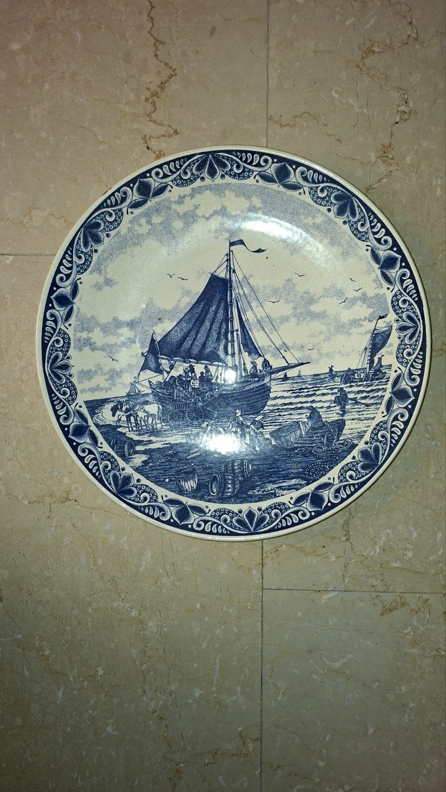 Delfts Blauw sierbord met vissersboot - 39cm, Antiek en Kunst, Ophalen of Verzenden