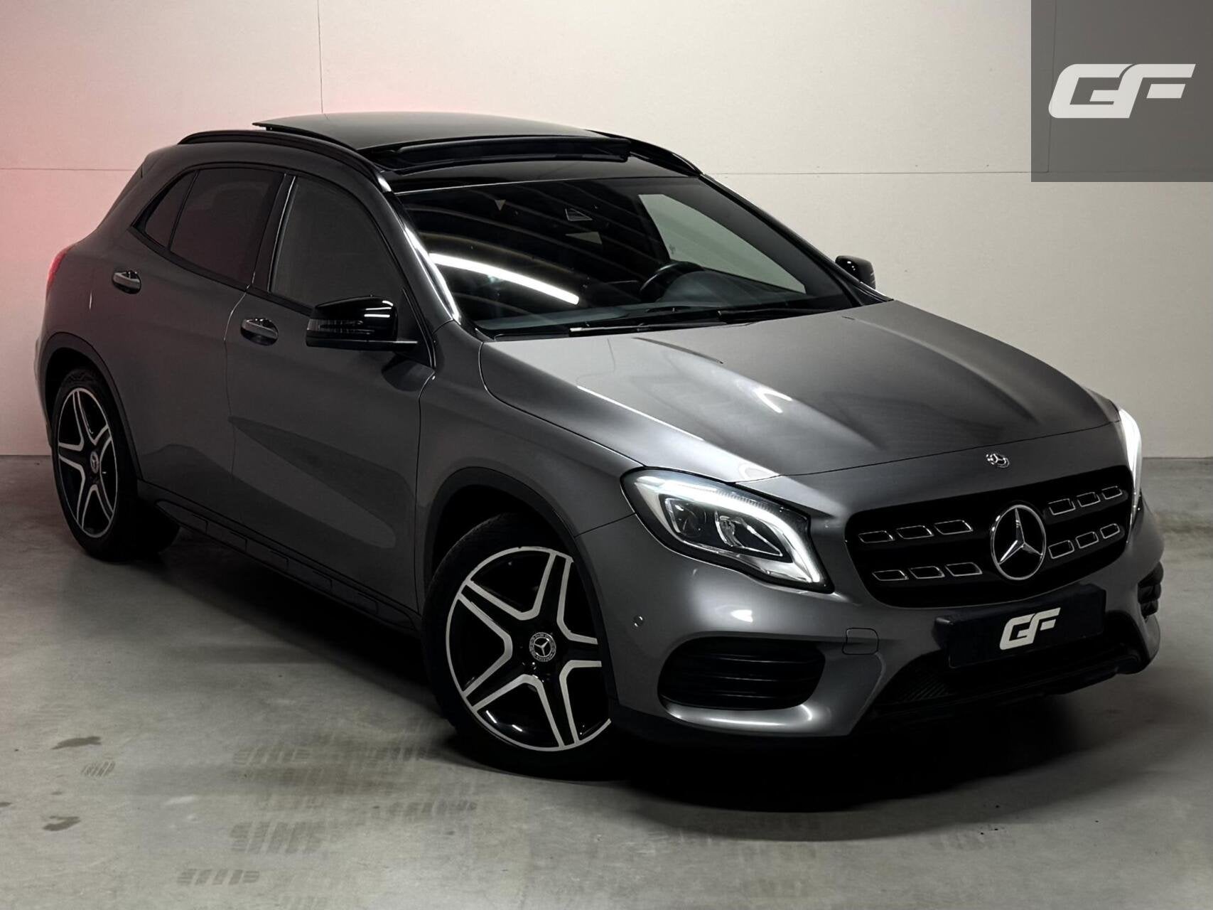 Mercedes GLA-klasse AMG Pano Clima Camera Cruise NAP, Gebruikt, 4 cilinders, 122 pk, Zilver of Grijs