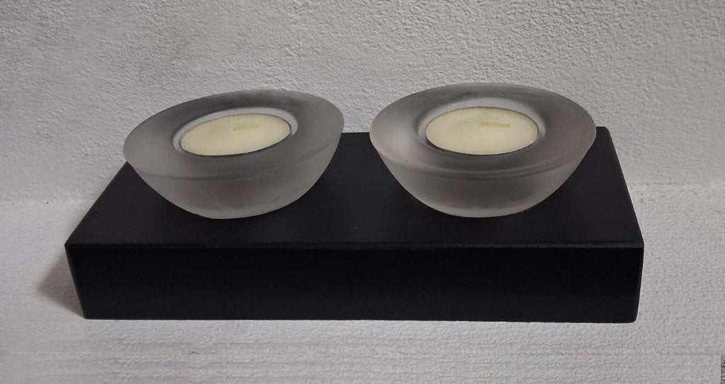 2 theelichthouders met waxinelichtjes op een zwart plateau, Huis en Inrichting, Zwart, Waxinelichthouder, Nieuw, Ophalen of Verzenden
