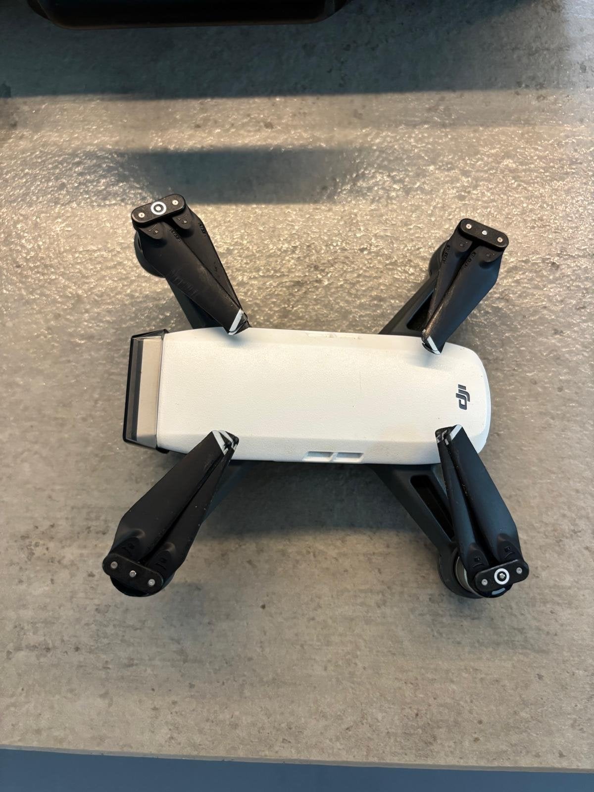 DJI Spark MM1A met afstandsbediening, 2 accu’s en flightcase, Gebruikt, Cameradrone, 15 tot 30 minuten, Ophalen