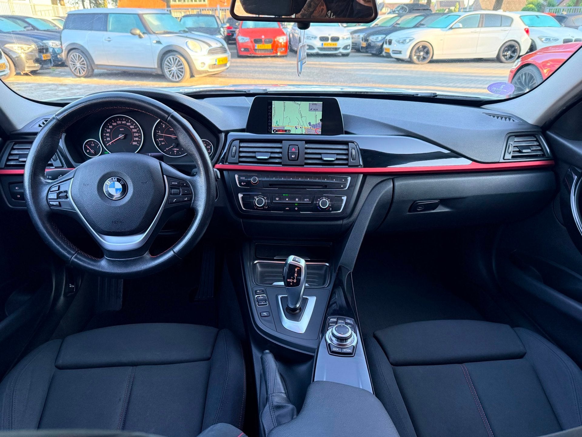 BMW 3-serie 320i High Executive Sport|Nieuwe Ketting|Airco|N, Auto's, BMW, Automaat, Euro 5, Gebruikt, Zwart