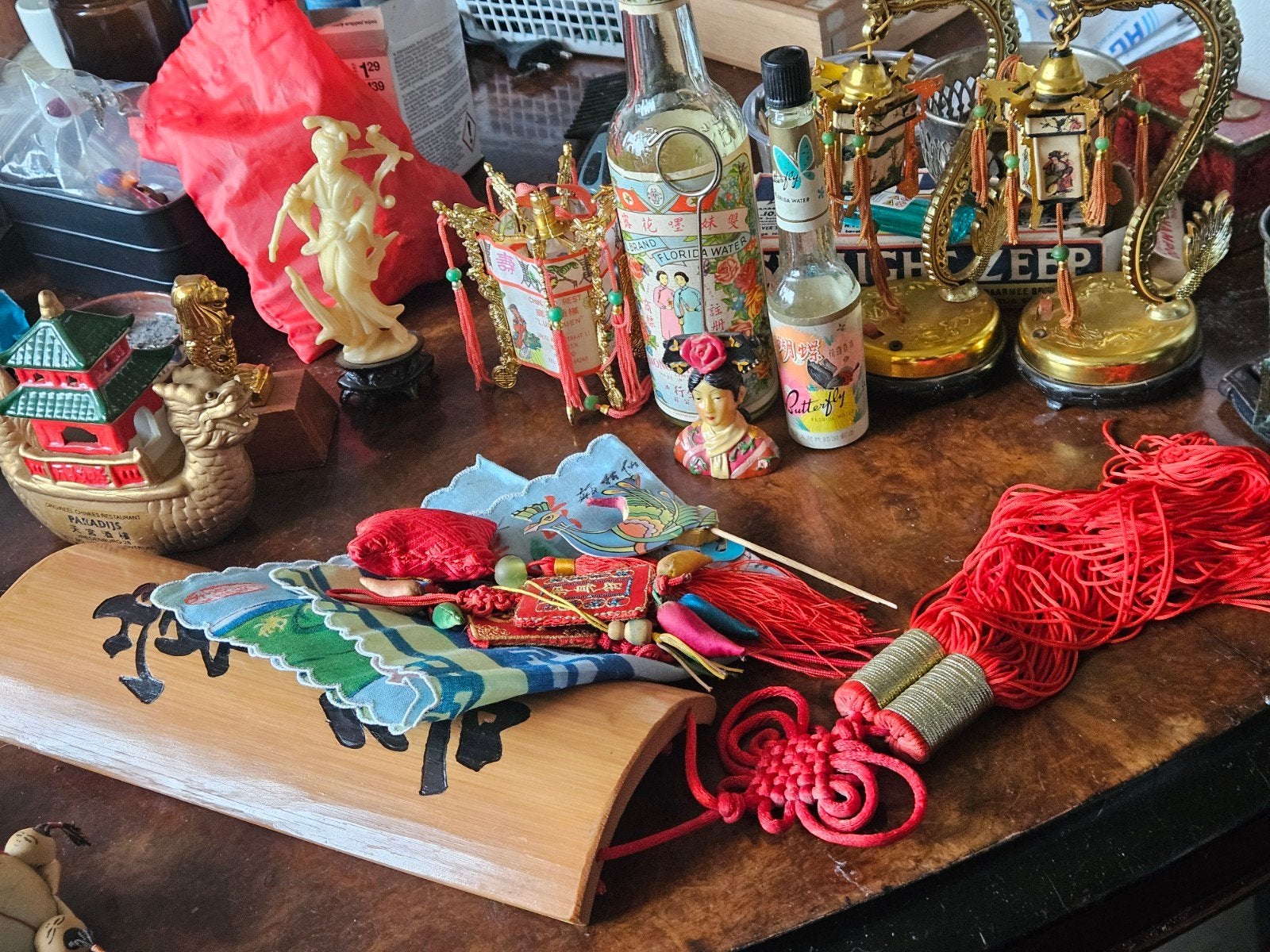 Diverse Chinese verzamelobjecten met gratis lampjes, Ophalen of Verzenden, N, N, N