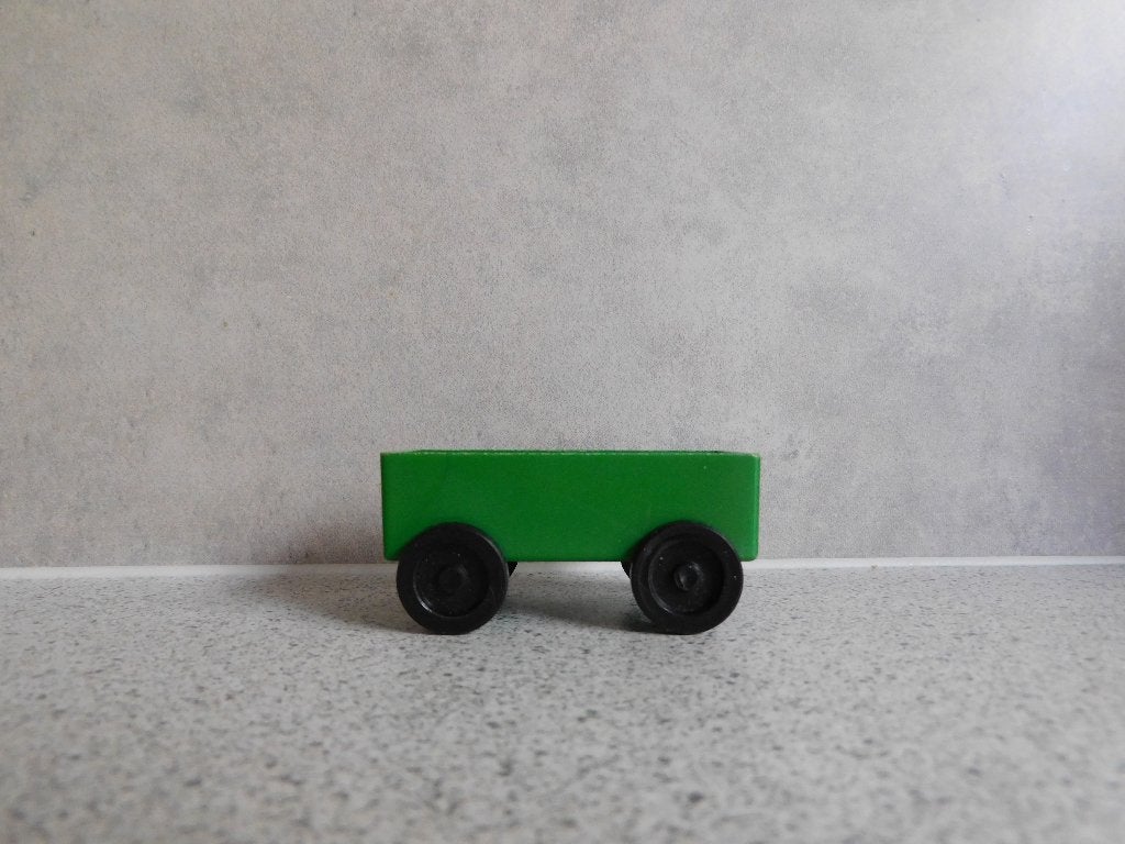 Wagentje 7x3x3,5 cm. Herbart Groen, Ophalen of Verzenden, Gebruikt