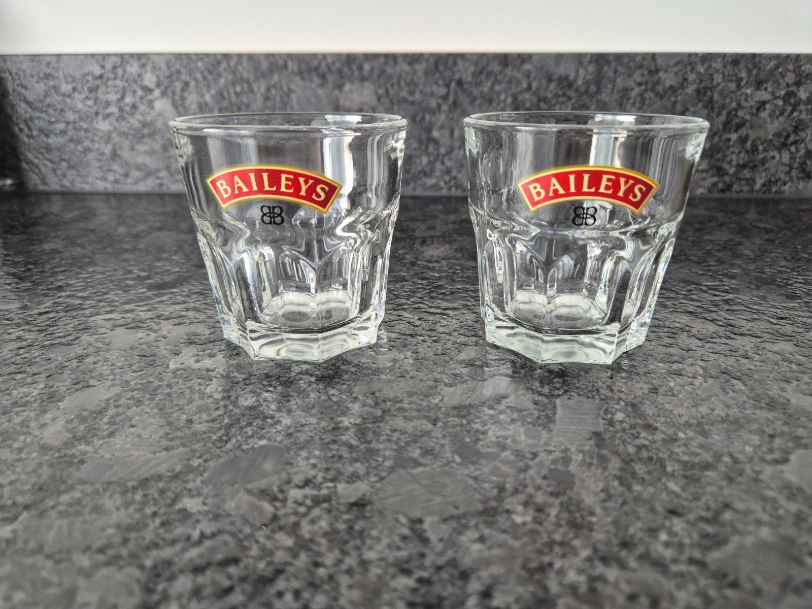 Baileys glaasjes 2 stuks, Verzamelen, Glas en Borrelglaasjes, Ophalen of Verzenden, Zo goed als nieuw, Borrel- of Shotglas
