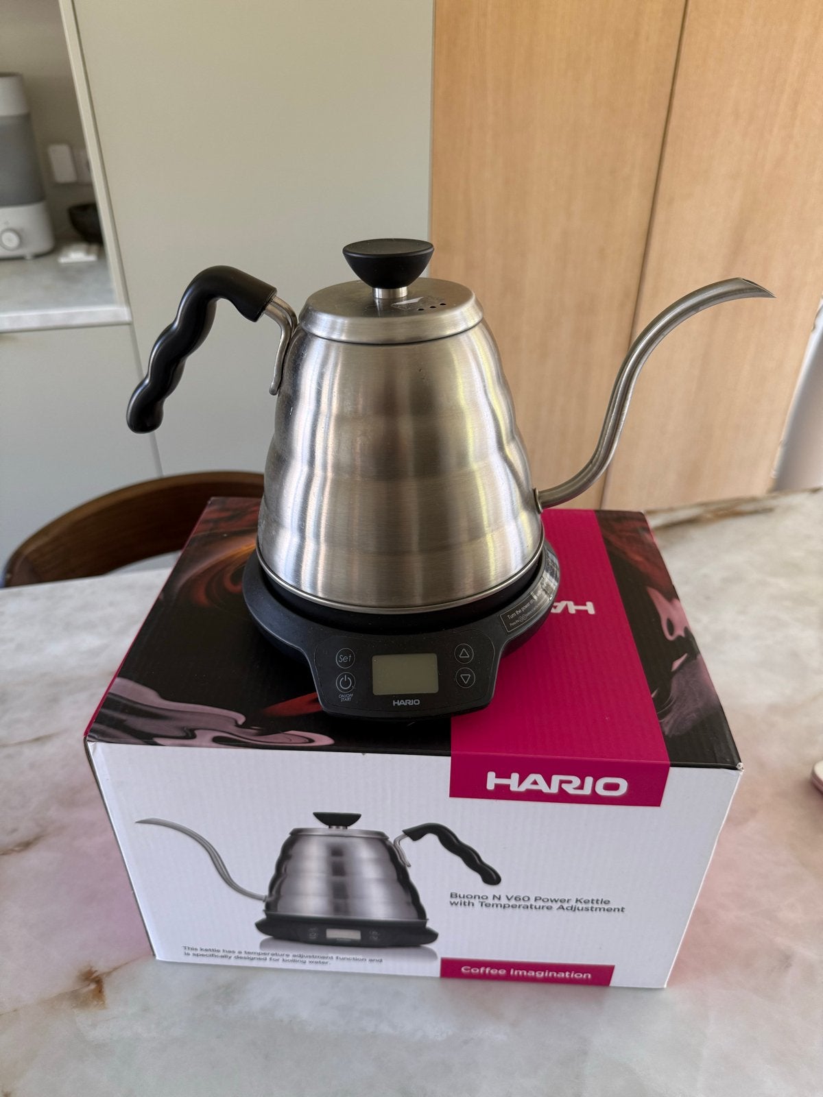 Hario Buono V60 Temperature-Controlled Kettle | 3 months old, Minder dan 1 liter, Ophalen of Verzenden, Zo goed als nieuw, Draadloos