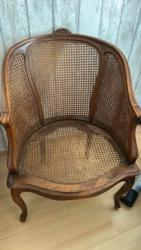 Stoel-fauteuil, een bergère in Louis XV-stijl, Antiek en Kunst, Antiek | Meubels | Stoelen en Banken, Ophalen