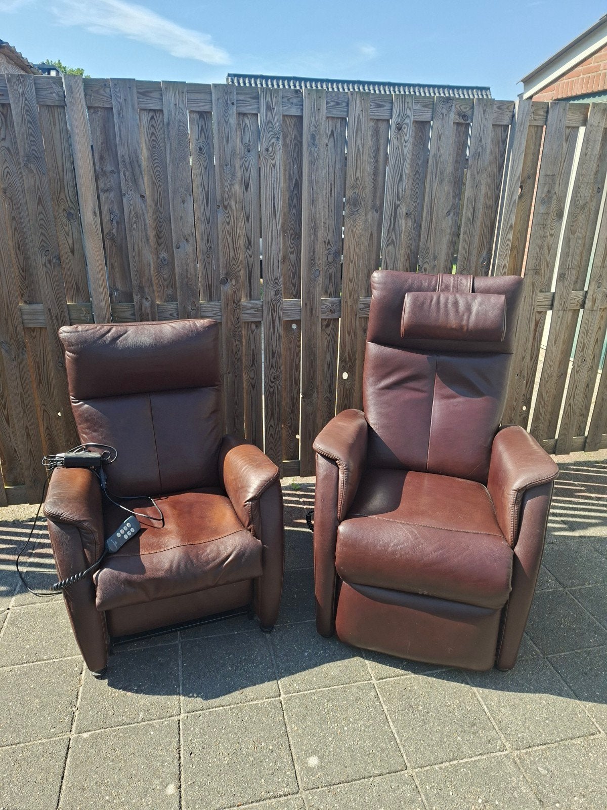 2 x Leren relaxfauteuil met elektrische verstelling., Ophalen, Gebruikt, Comfortabel, relaxfauteuil, 75 tot 100 cm