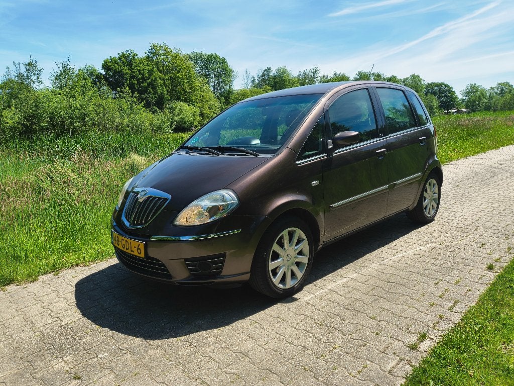 Lancia Musa 1.4 8V 2008 Bruin, Auto's, Voorwielaandrijving, 4 cilinders, Bruin, 400 kg