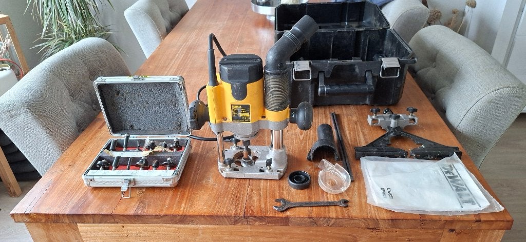 Bovenfrees, Doe-het-zelf en Verbouw, Gereedschap | Freesmachines, Ophalen, Gebruikt, DeWalt, Bovenfrees