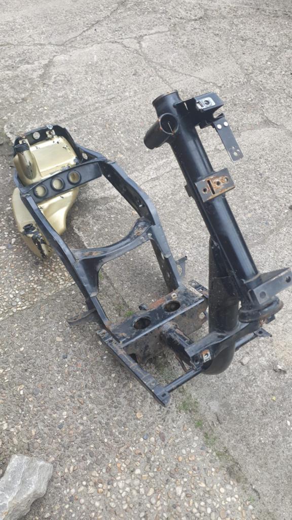 Zip frame zonder 123, Fietsen en Brommers, Brommeronderdelen | Snorfietsen, Ophalen, Zo goed als nieuw, Frame, Piaggio